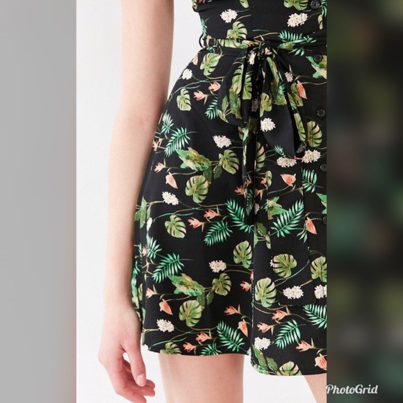 ECOTE Button Front TieBelt Black Print Mini Dress - Picture 6 of 8